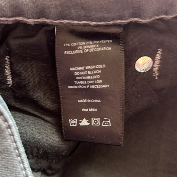 Kut from the Kloth Woman’s skinny jeans - Picture 9 of 9